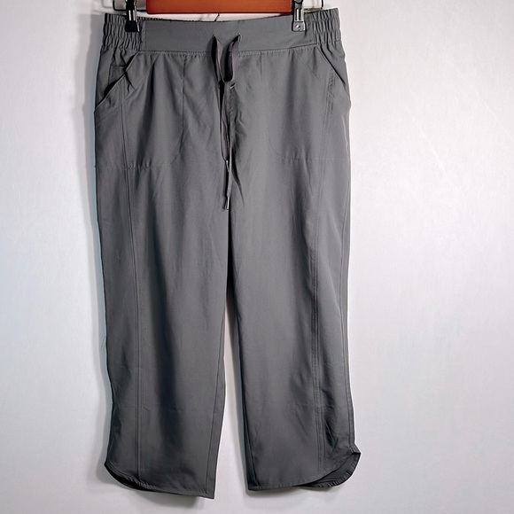 Marika Hana Stretch Woven Pocket Capri Pant size S - Picture 3 of 9